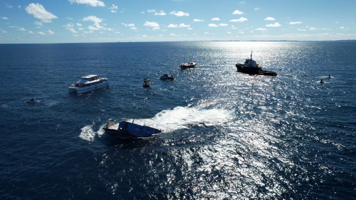 Turismo de mergulho Salvador afunda ferry boat para criar recife artificial